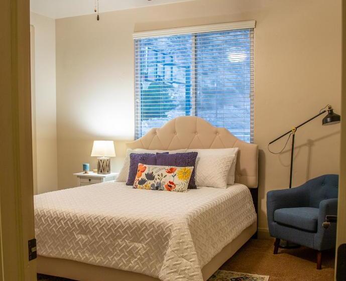 جناح غرفتين نوم, Hurricane Hill Home