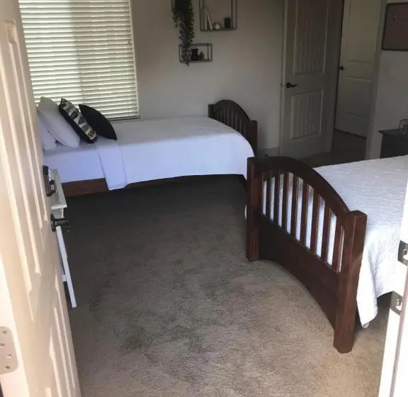 ２ベッドスイートルーム, Hurricane Hill Home