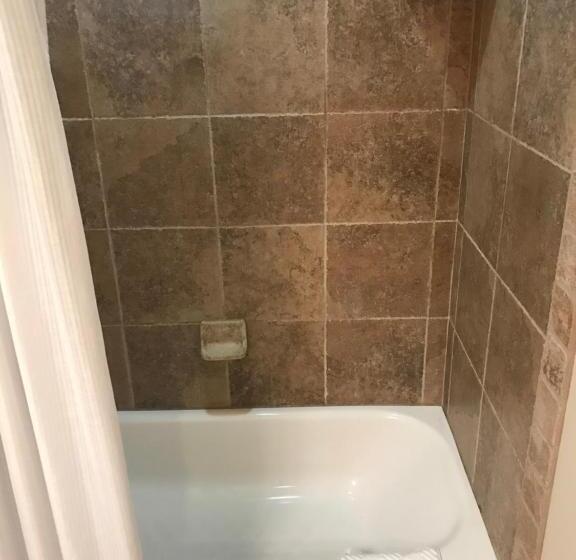 جناح غرفتين نوم, Hurricane Hill Home