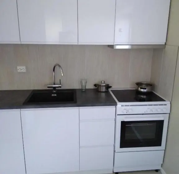اتاق استاندارد سه تخته با سرویس بهداشتی مشترک, Beijing Home