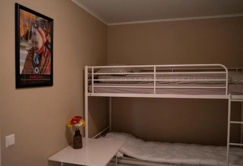 اتاق استاندارد سه تخته با سرویس بهداشتی مشترک, Beijing Home