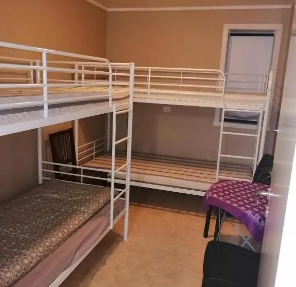 تختخواب در اتاق مشترک, Beijing Home