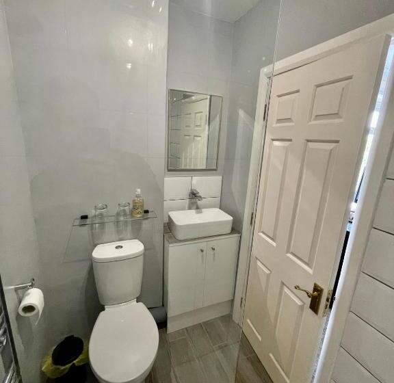 Номер Стандарт, White Wings