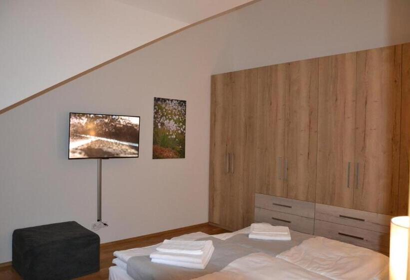 آپارتمان 2 خوابه, Residence Post