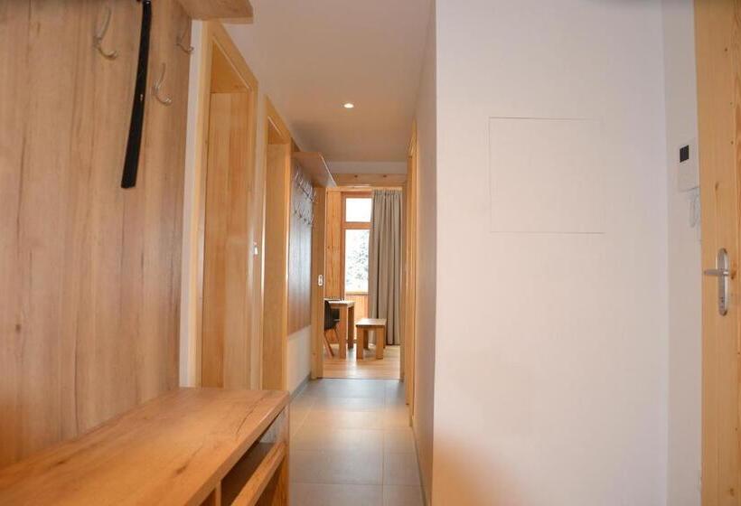 آپارتمان 2 خوابه, Residence Post