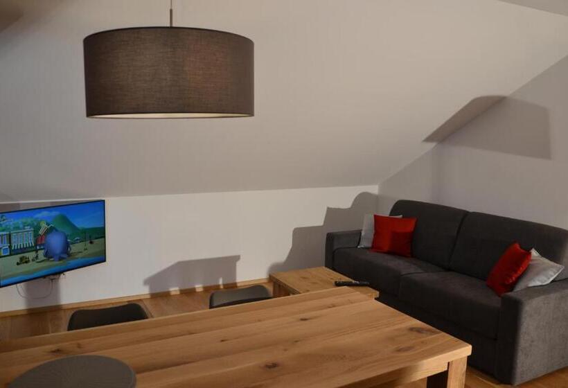 آپارتمان 1 خوابه, Residence Post