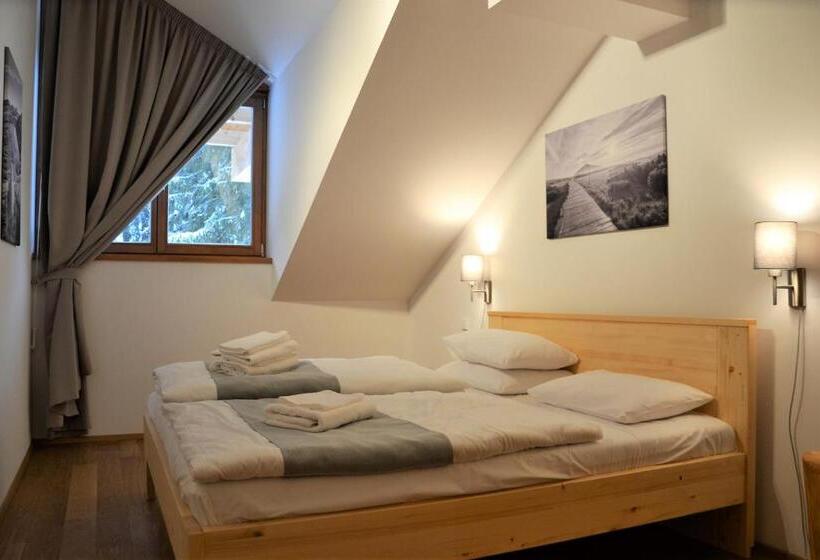 آپارتمان 2 خوابه, Residence Post