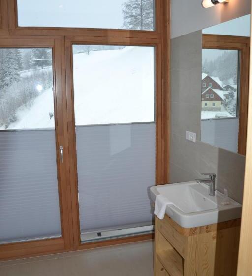 آپارتمان 2 خوابه, Residence Post