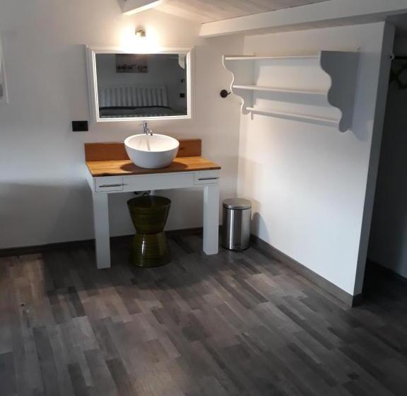 ファミリールーム, Via Pezza 100