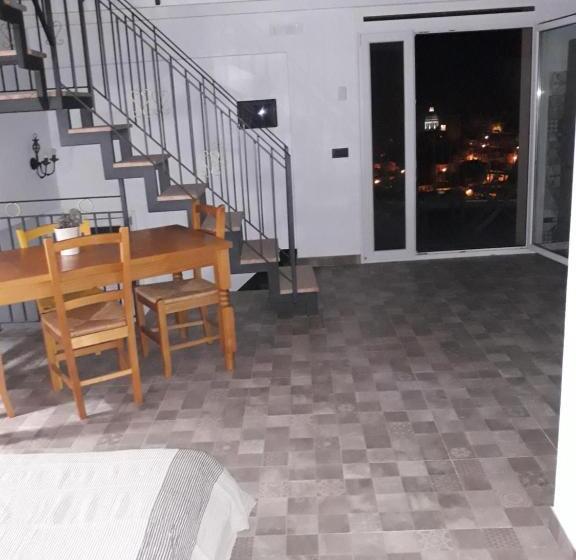 ファミリールーム, Via Pezza 100