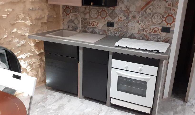 スイート（家族用）, Via Pezza 100