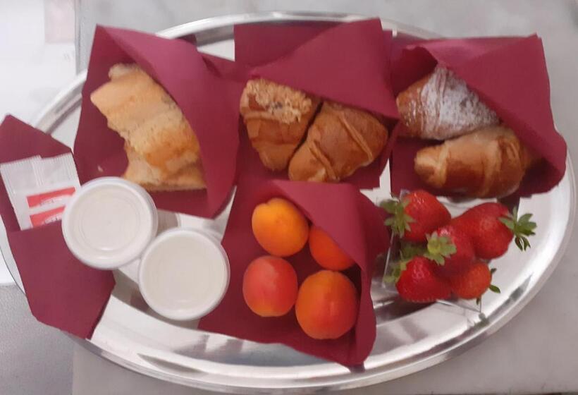 ファミリールーム, Via Pezza 100