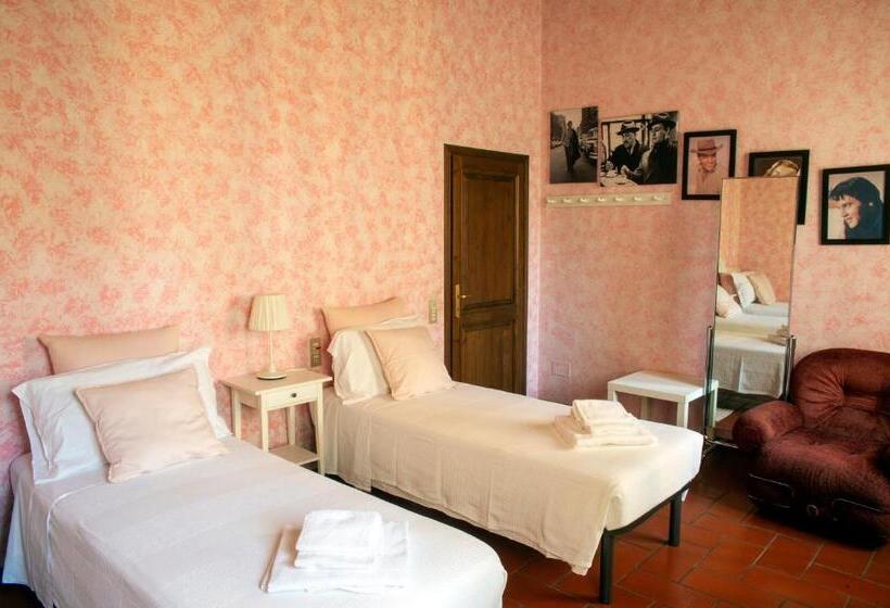 标准三人间外部浴室, La Casa Di Pilar