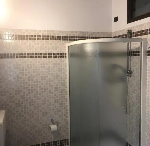 スタンダードスタジオ, La Casa Di Pilar