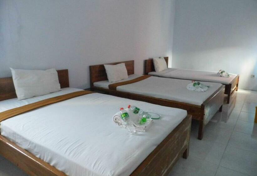 חדר סופריור, Ilhami Blitar