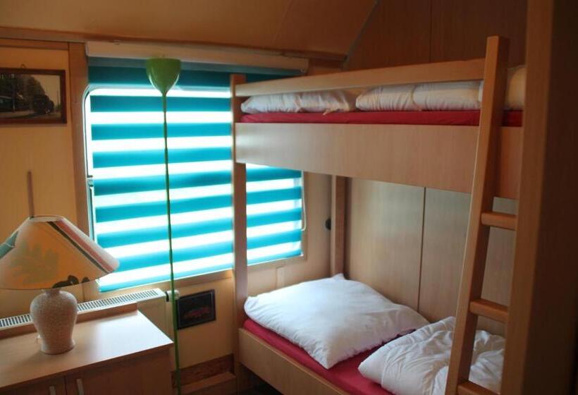 شقة غرفة واحدة, Wolkensteiner Zug