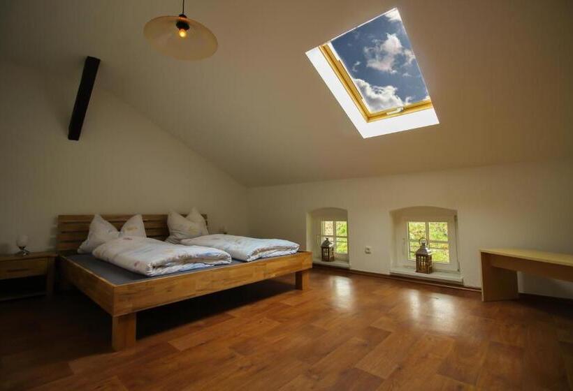 شقة غرفة واحدة, Wolkensteiner Zug