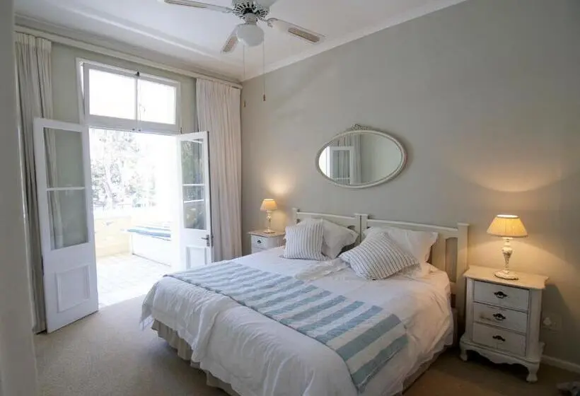 バルコニー付き1ベッドルームアパートメント, On The Square Luxury Apartment