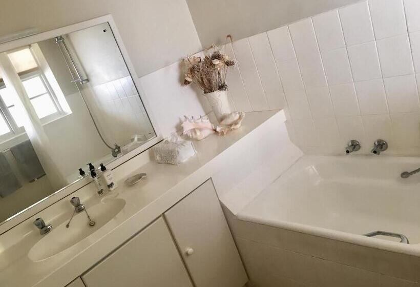 Апартаменты 1 Спальня с Балконом, On The Square Luxury Apartment