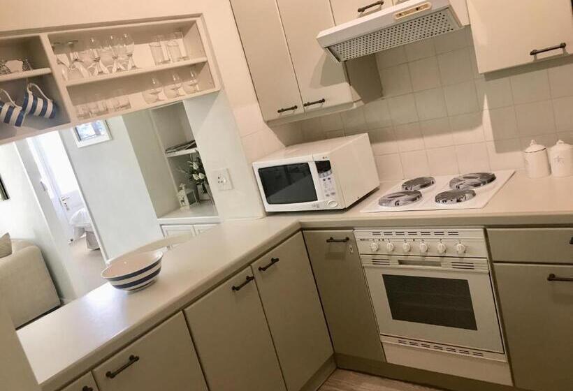 شقة غرفة نوم واحدة مزودة بشُرفة, On The Square Luxury Apartment