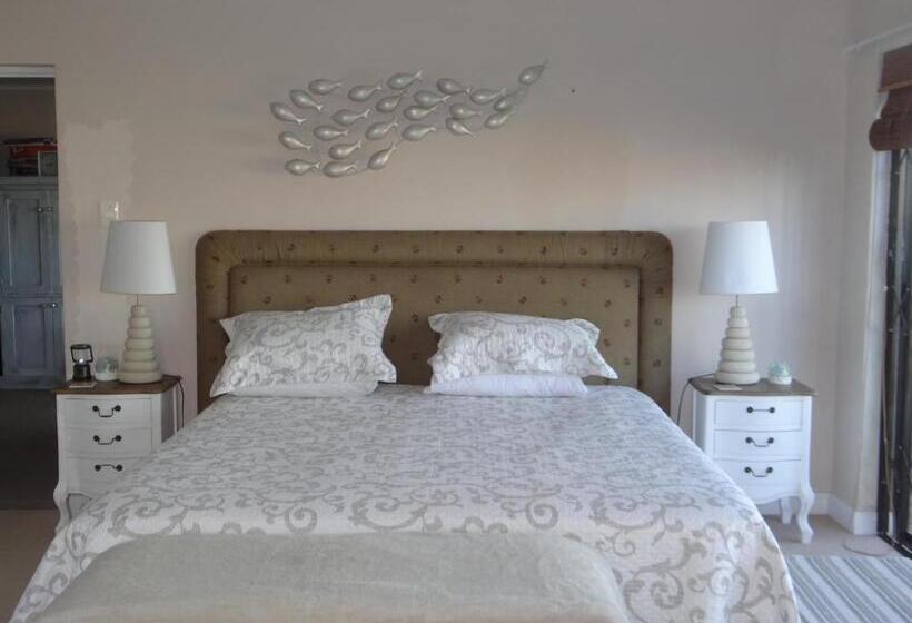 اتاق لوکس با تخت بزرگ, Beach House On 18p Repens