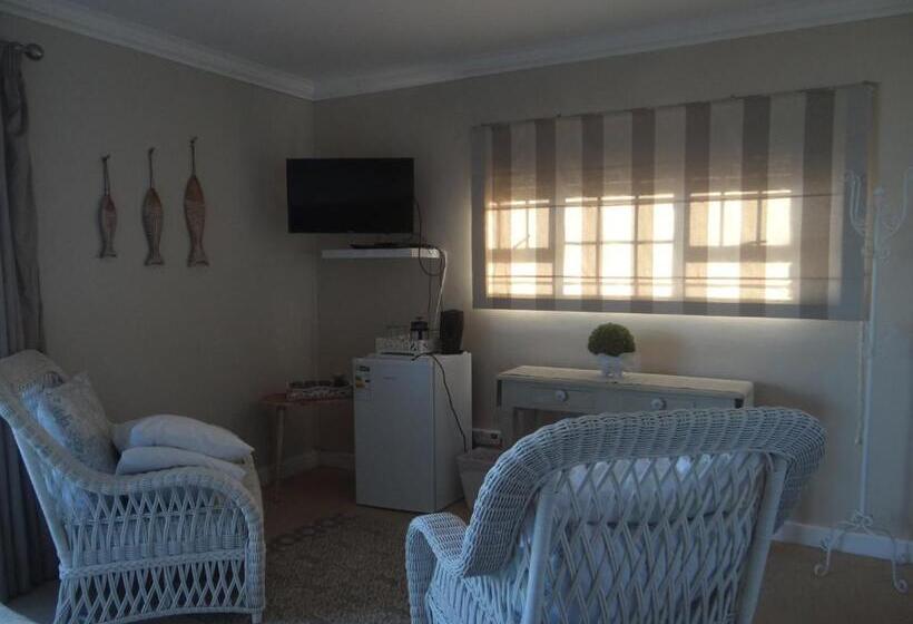 اتاق لوکس با تخت بزرگ, Beach House On 18p Repens