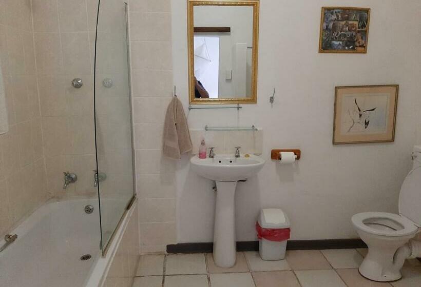 חדר משפחתי, Elephant Walk Guesthouse And Back Packers