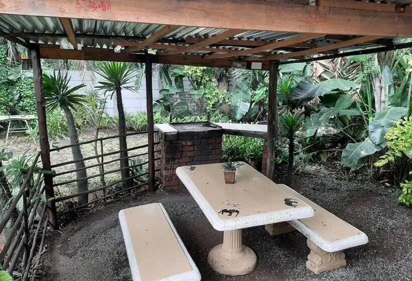 ファミリールーム, Elephant Walk Guesthouse And Back Packers