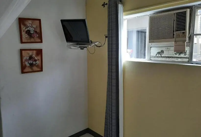 ファミリールーム, Elephant Walk Guesthouse And Back Packers
