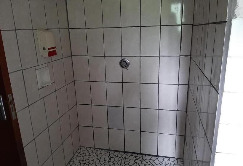 חדר אקונומי, Elephant Walk Guesthouse And Back Packers