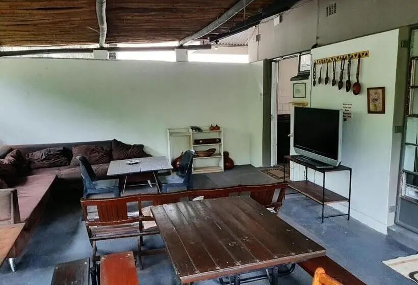 エコノミールーム, Elephant Walk Guesthouse And Back Packers