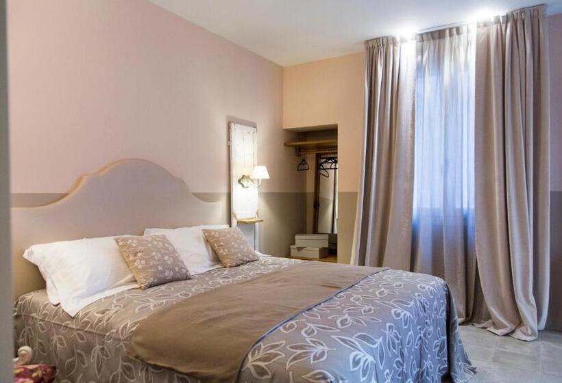 غرفة قياسية ثلاثية, Il Battello