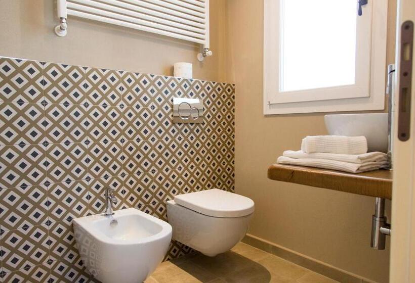 غرفة قياسية ثلاثية, Il Battello