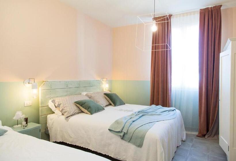 غرفة قياسية ثلاثية, Il Battello