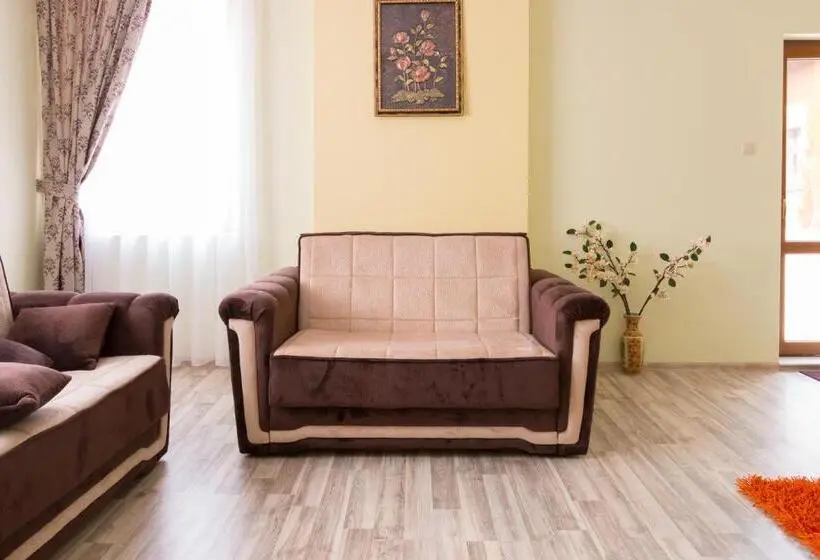 آپارتمان 1 خوابه با تراس, Apartments Nasini