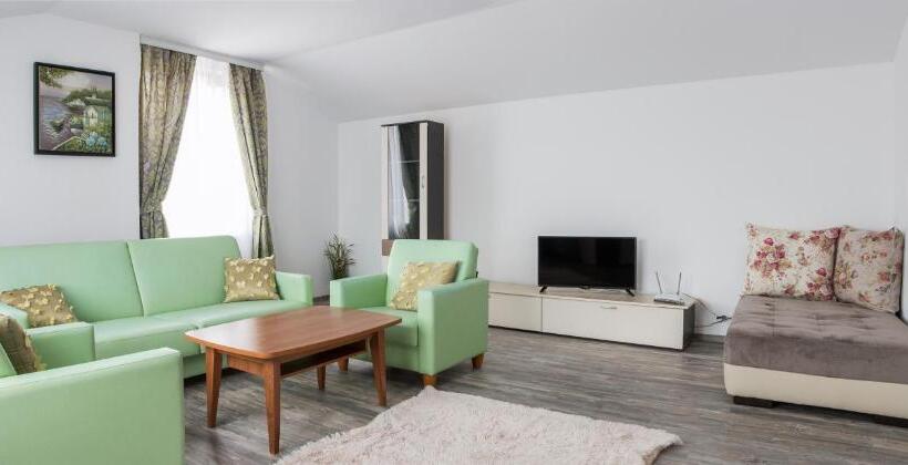 شقة غرفة واحدة مطلة على الحديقة, Apartments Nasini