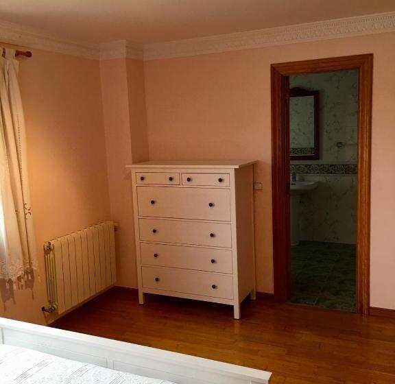 اتاق سوپریور, Posada Adela