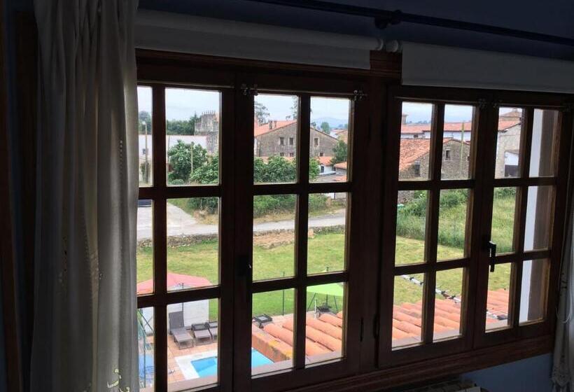 اتاق لوکس, Posada Adela