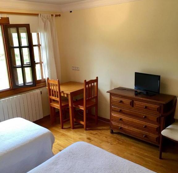 اتاق استاندارد سه نفره, Posada Adela