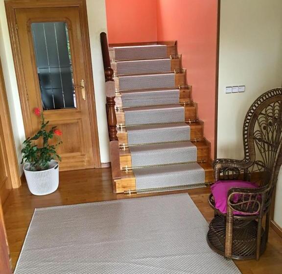 اتاق استاندارد چهار تخته, Posada Adela