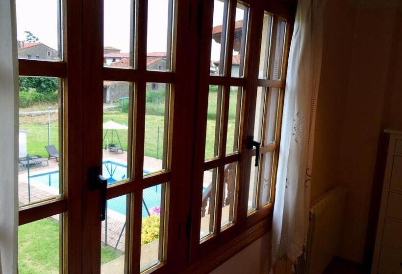 اتاق استاندارد چهار تخته, Posada Adela