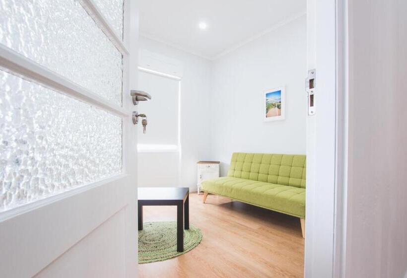 חדר משפחתי, Ardmar B&b