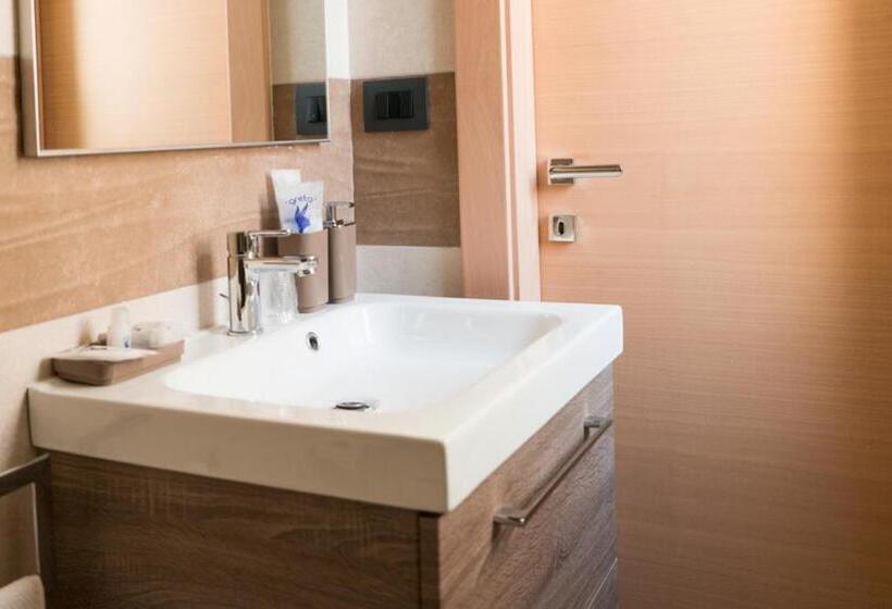 标准间, La Torre Del Tempo