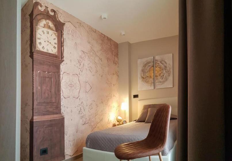 标准单人间, La Torre Del Tempo