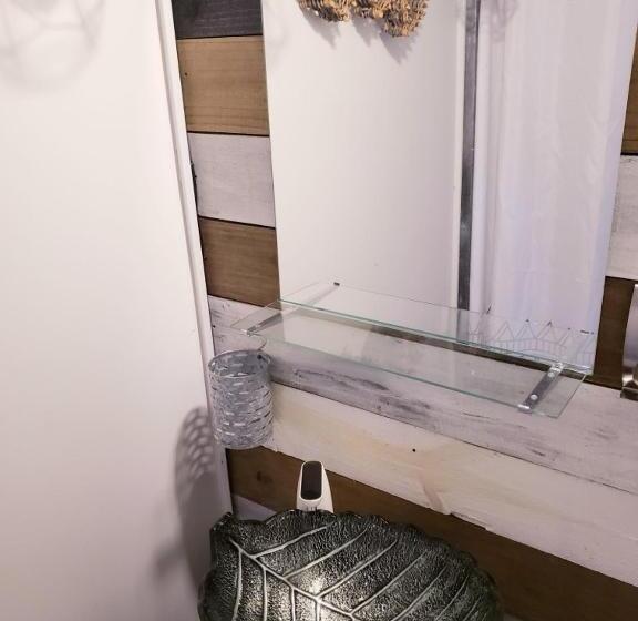 منزل غرفة نوم واحدة, Kokomo Farms