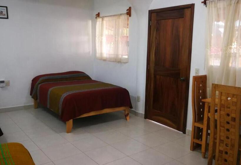 اتاق استاندارد سه نفره, Pie De Playa La Ropa