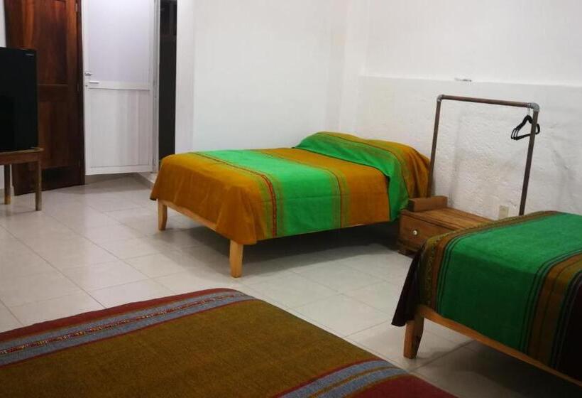 اتاق استاندارد سه نفره, Pie De Playa La Ropa