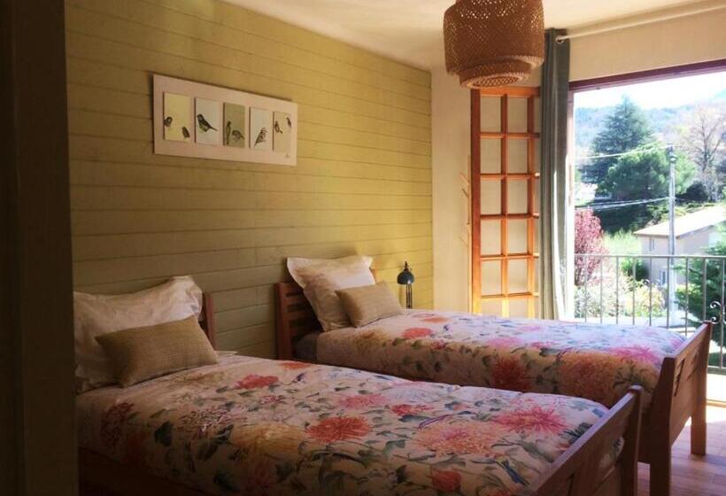 Номер Стандартный с Видом, La Perle Des Montagnes Bed And Breakfast Chambre D Hôte
