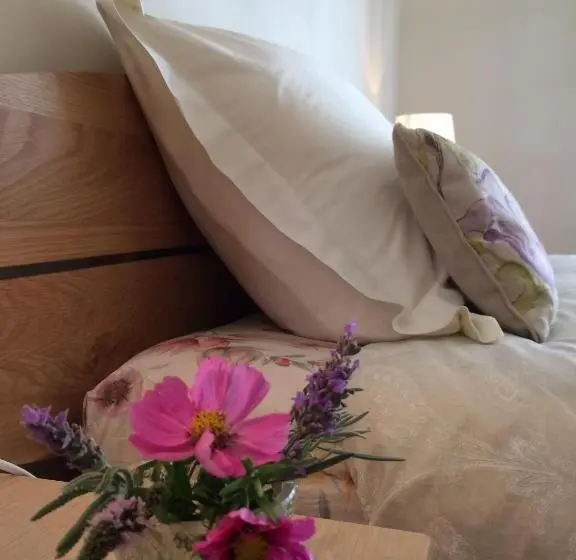 キングサイズベッドのスタンダードルーム, La Perle Des Montagnes   Bed And Breakfast   Chambre D Hôte