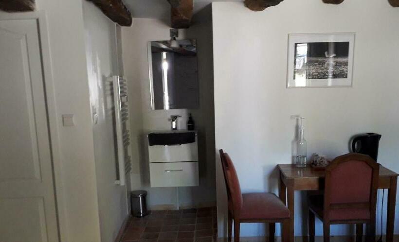 Номер Deluxe, Au Fabuleux Festin